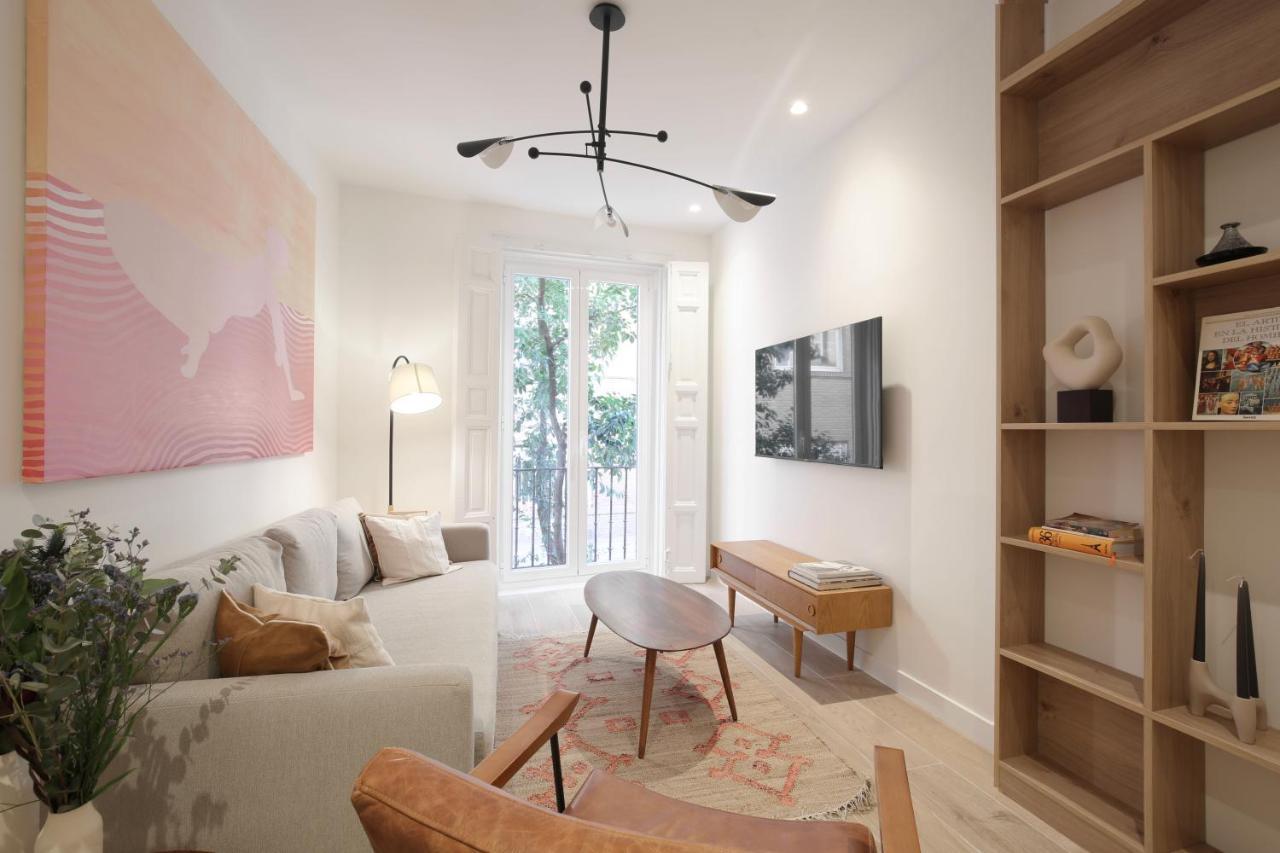 Luxury Flat Next To Gran Via Madrid Apartment Exterior photo