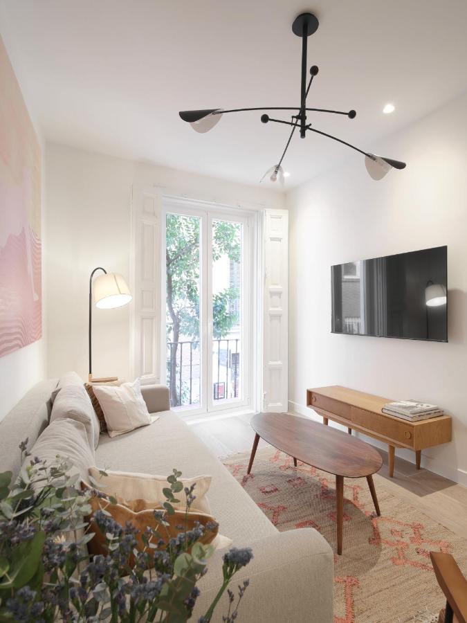 Luxury Flat Next To Gran Via Madrid Apartment Exterior photo